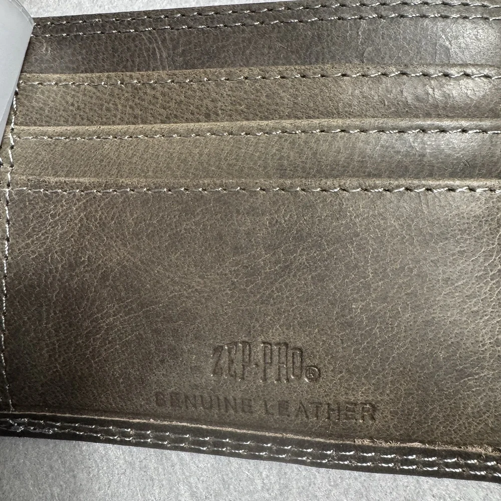 NCAA Zep-Pro Genuine Leather Bifold Wallet Gray Florida Gators Logo College